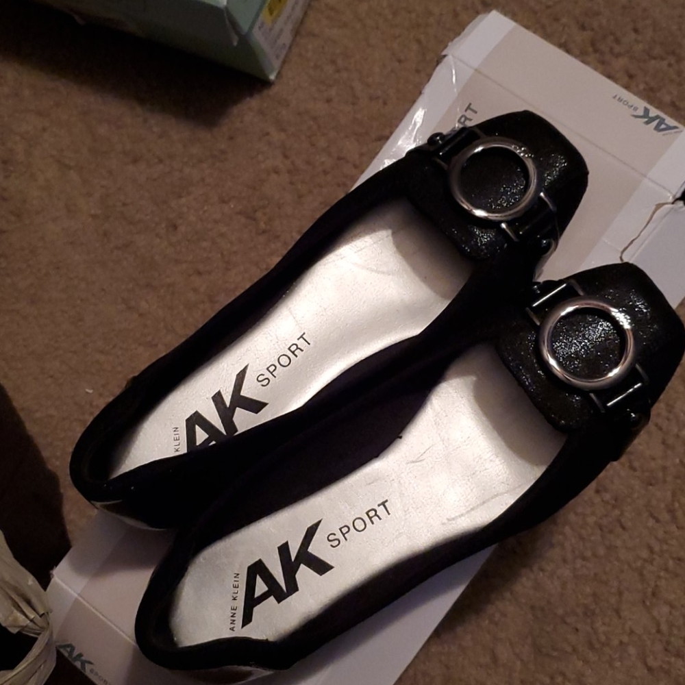 Anne Klein sport size 7.5